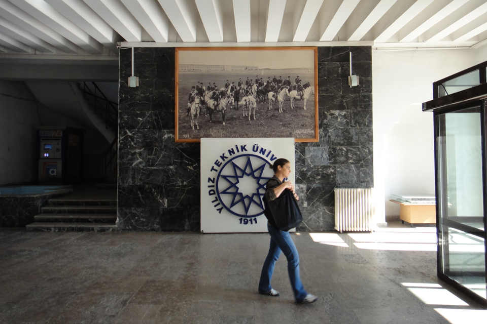 de26325e5cf93f9cfcbb9c206a89929799767d86